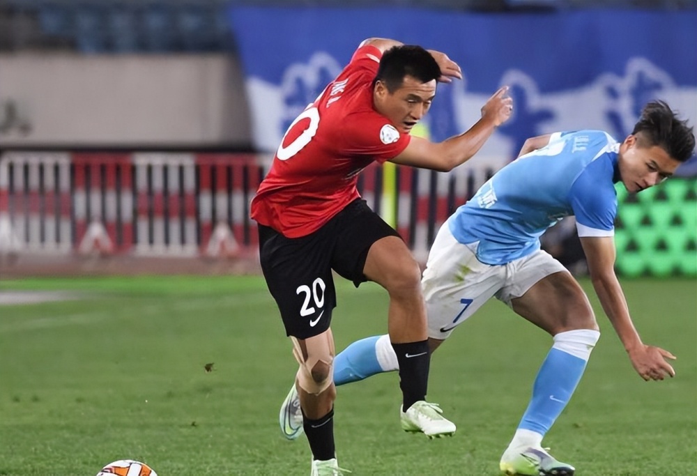  马赛德比战平局收场，球迷冲突引发关注  